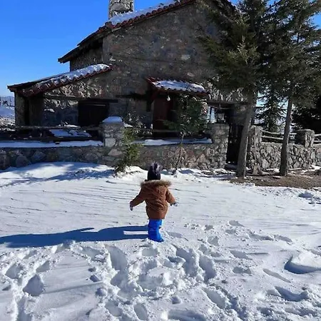 E L Chalet. A Cosy Mountain Retreat. Chalet Agios Athanasios (Pella)