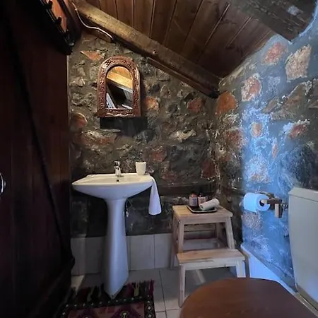 E L Chalet. A Cosy Mountain Retreat. Chalet *