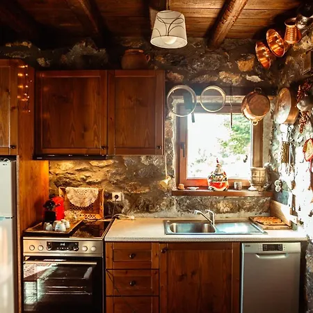 E L Chalet. A Cosy Mountain Retreat. *