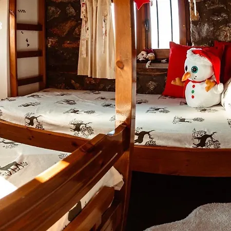 Chalet E L Chalet. A Cosy Mountain Retreat. *