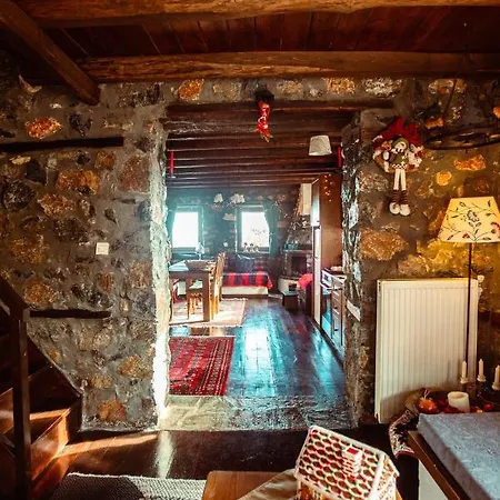 E L Chalet. A Cosy Mountain Retreat. Chalet