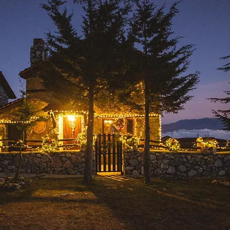 E L Chalet. A Cosy Mountain Retreat. *