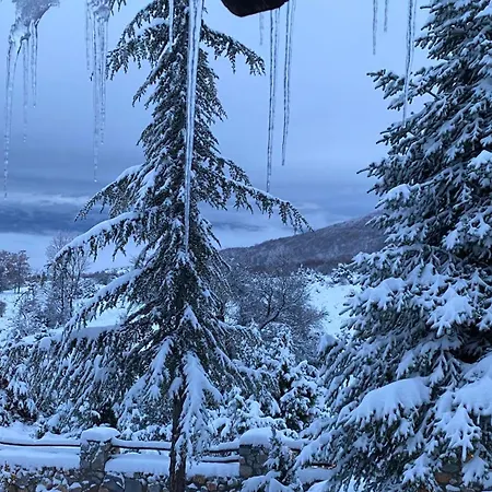 E L Chalet. A Cosy Mountain Retreat.