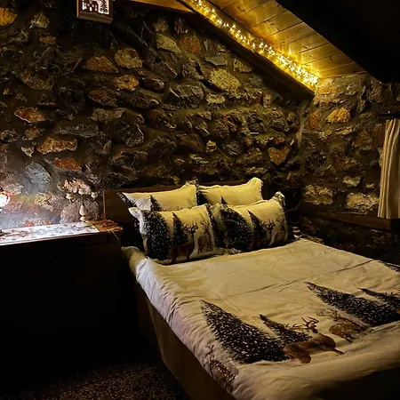 E L Chalet. A Cosy Mountain Retreat. Chalet